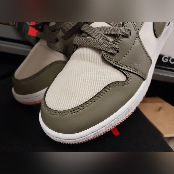 jordan 1 mid trooper bleached coral